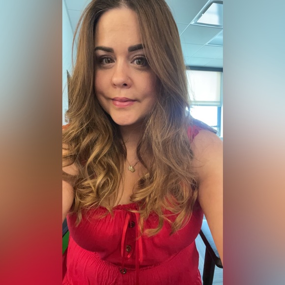 Meet your Posher, Jennie - Picture 1 of 1